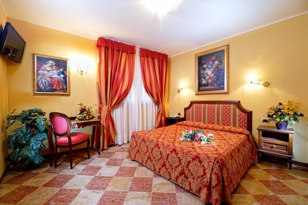 Hotel Citta Di Milano Венеция Экстерьер фото