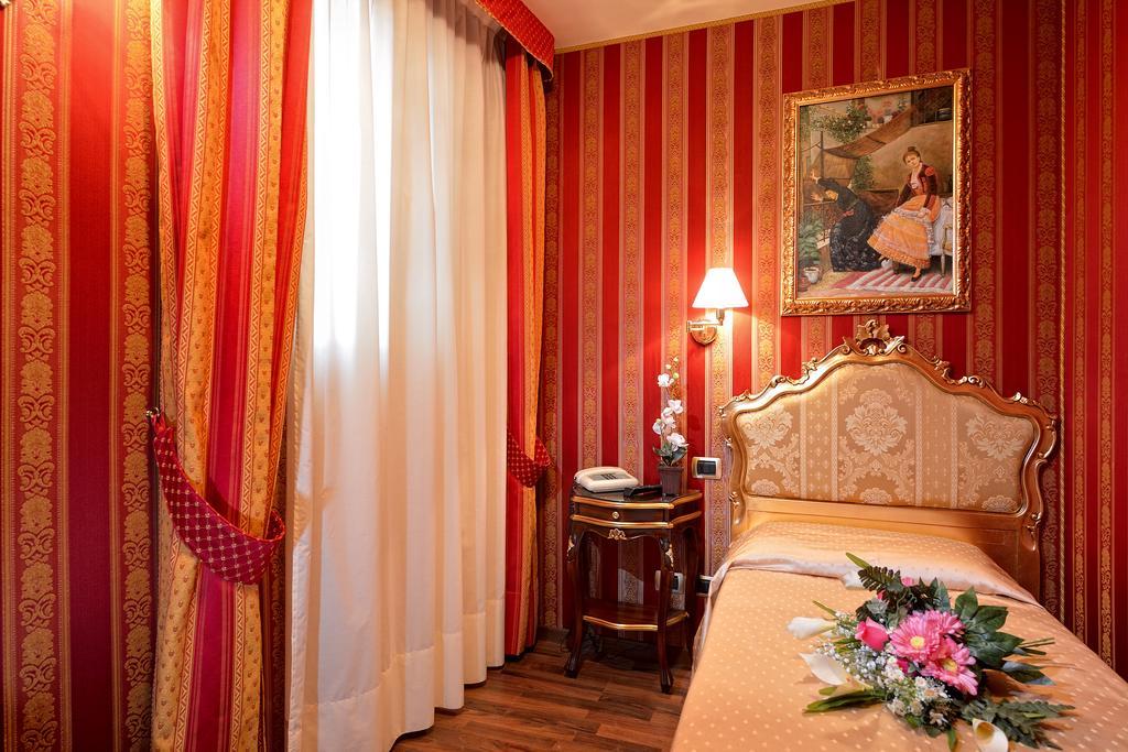 Hotel Citta Di Milano Венеция Экстерьер фото