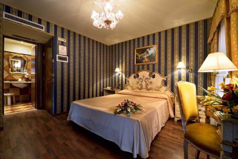 Hotel Citta Di Milano Венеция Экстерьер фото
